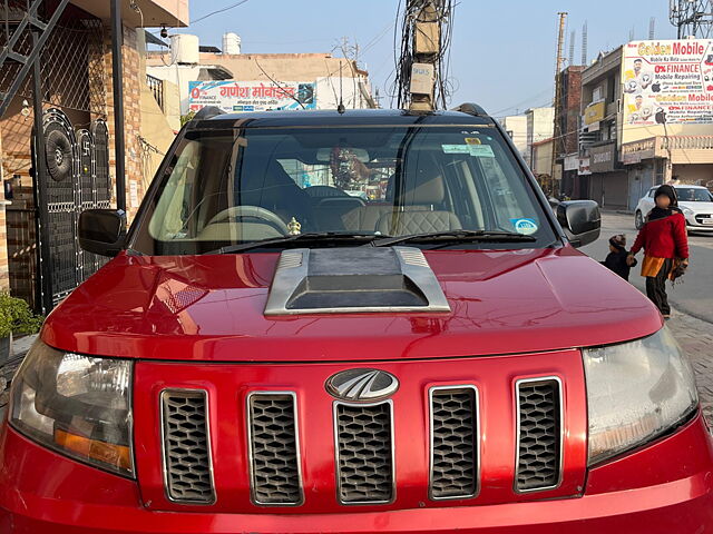 Second Hand Mahindra TUV300 [2015-2019] T10 Dual Tone in Delhi