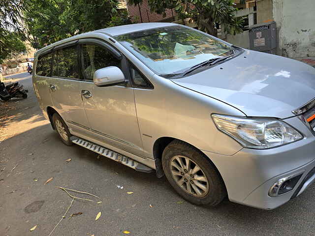 Second Hand Toyota Innova [2012-2013] 2.5 VX 8 STR BS-IV in Ahmedabad