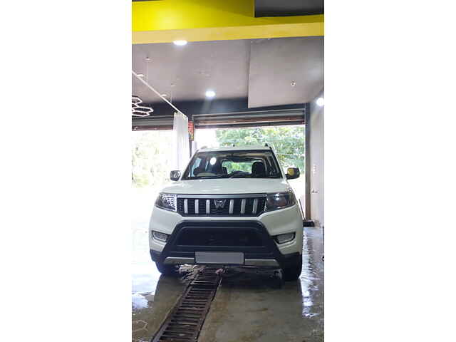 Second Hand Mahindra Bolero Neo N8 in Bhopal