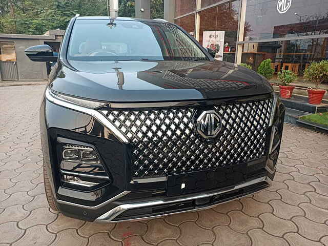 Second Hand MG Hector Plus Savvy Pro 1.5 Turbo Petrol CVT 7 STR in Bilaspur