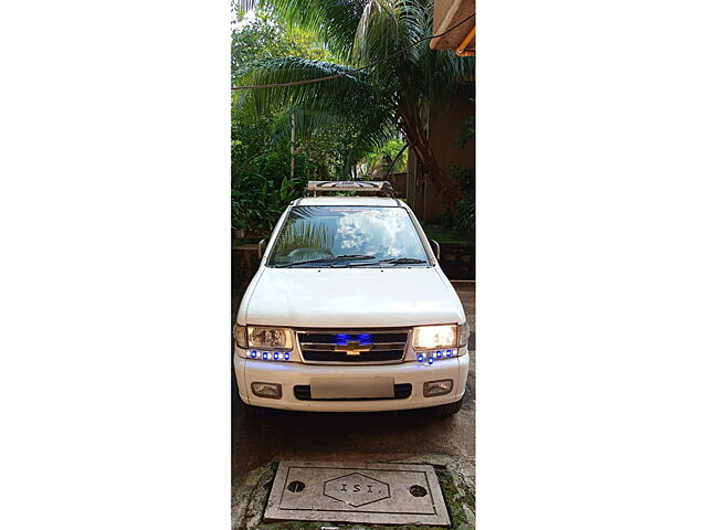 Second Hand Chevrolet Tavera Elite LS - B3 10-Seater - BS III in Mumbai