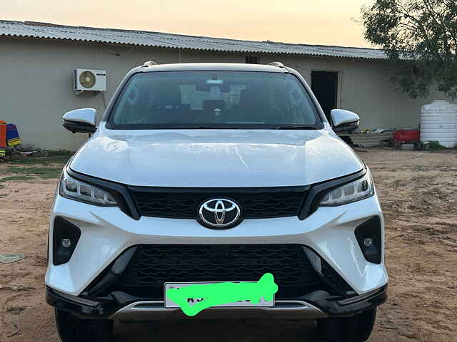 Second Hand Toyota Fortuner Legender 2.8 4X2 AT in Bangalore