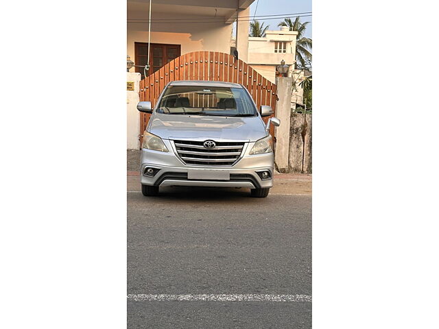 Second Hand Toyota Innova [2013-2014] 2.5 VX 8 STR BS-IV in Ernakulam