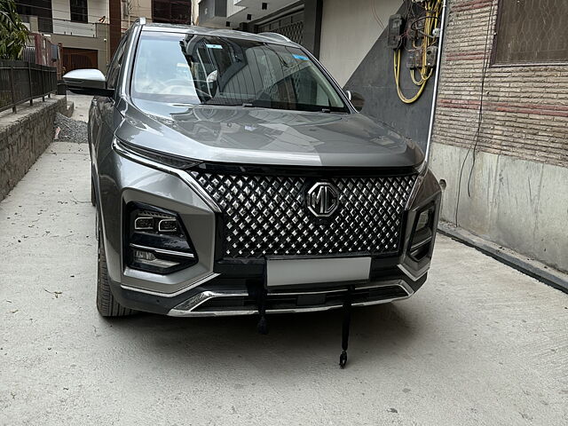 Second Hand MG Hector Plus Sharp Pro 1.5 Turbo Petrol CVT 7 STR in Delhi