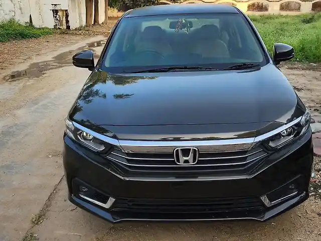 Second Hand Honda Amaze 2nd Gen VX 1.2 Petrol CVT in Mehsana