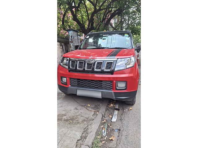 Second Hand Mahindra TUV300 T10 Dual Tone in Kolkata