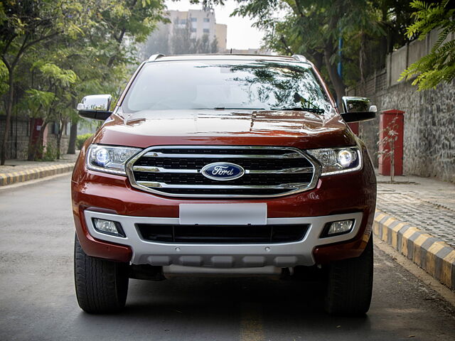 Second Hand Ford Endeavour Titanium Plus 2.2 4x2 AT in Pune