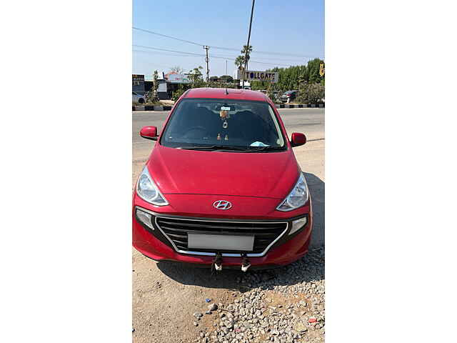 Second Hand Hyundai Santro Magna CNG in Hyderabad