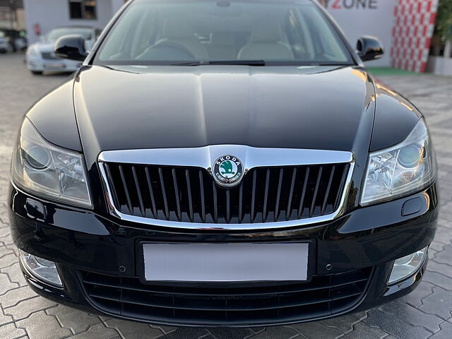 Second Hand Skoda Laura L&K 2.0 TDI AT in Surat