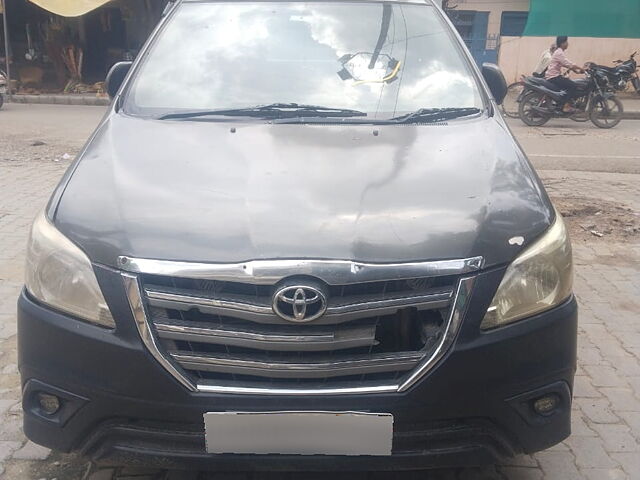 Second Hand Toyota Innova [2009-2012] 2.5 E 8 STR in Varanasi