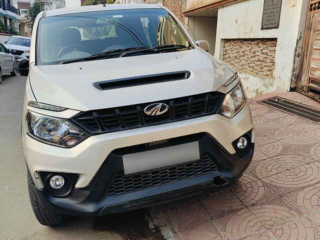 Second Hand Mahindra NuvoSport N8 in Lucknow