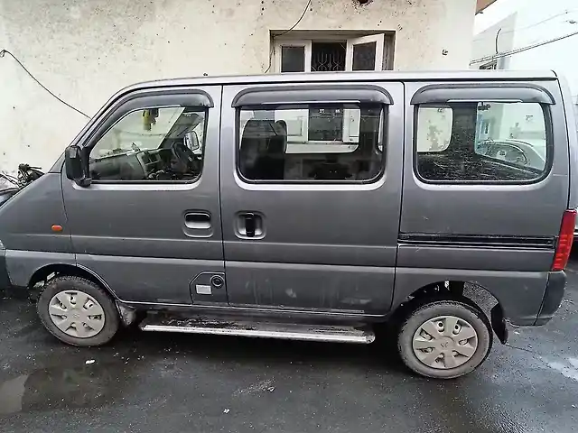 Second Hand Maruti Suzuki Eeco 5 STR AC CNG [2023-2025] in Rajkot