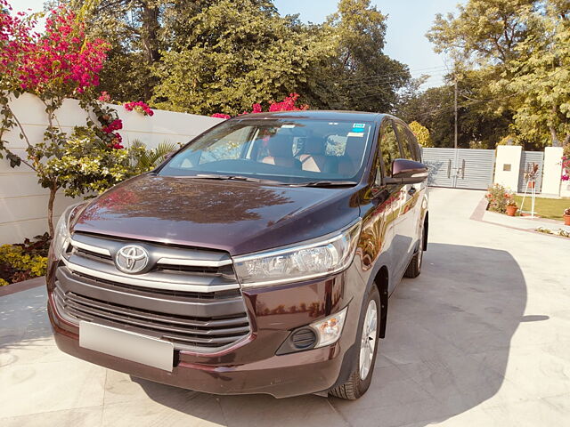 Second Hand Toyota Innova Crysta [2016-2020] 2.4 G 8 STR [2016-2017] in Chandigarh