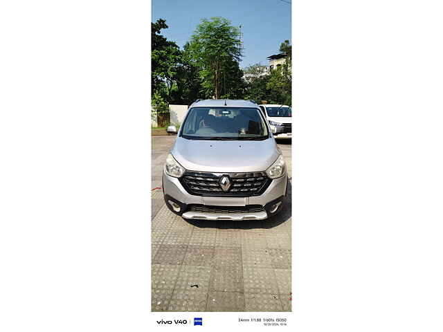 Second Hand Renault Lodgy 85 PS RXZ Stepway 8 STR in Dombivali