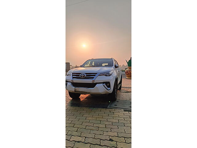 Second Hand Toyota Fortuner [2016-2021] 2.8 4x2 AT [2016-2020] in Vapi