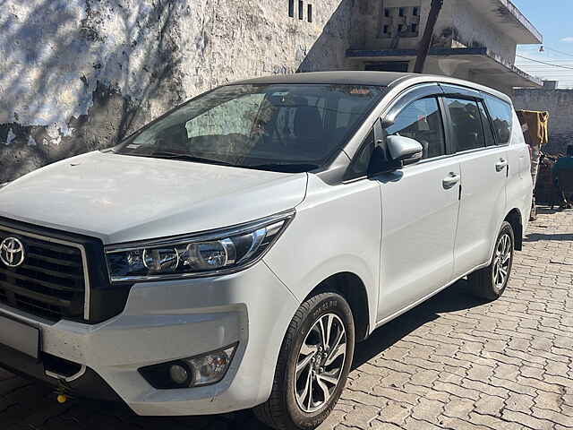 Second Hand Toyota Innova Crysta ZX 2.4 7 STR in Moga