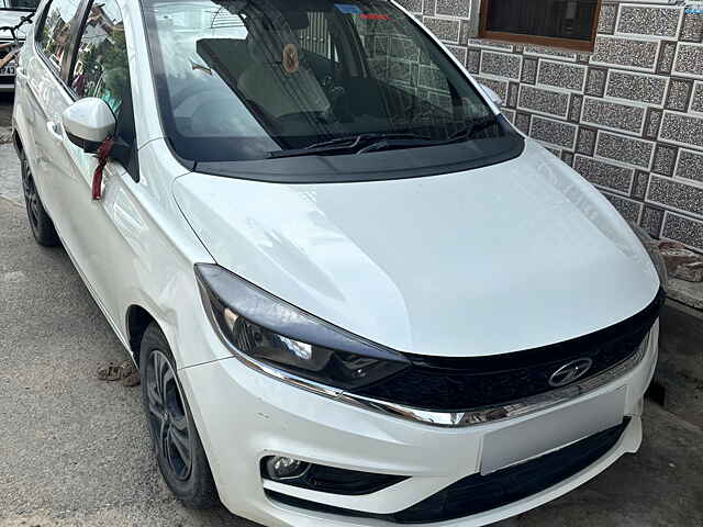 Second Hand Tata Tiago XZ in Lucknow