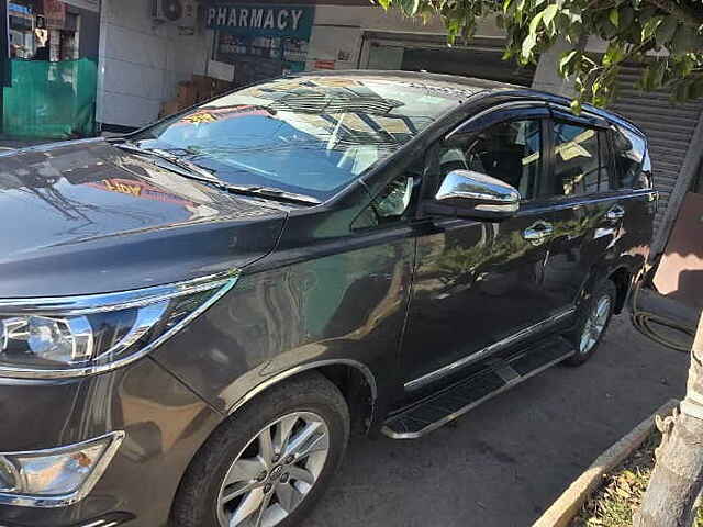 Second Hand Toyota Innova Crysta [2016-2020] 2.4 G 8 STR [2016-2017] in Hyderabad