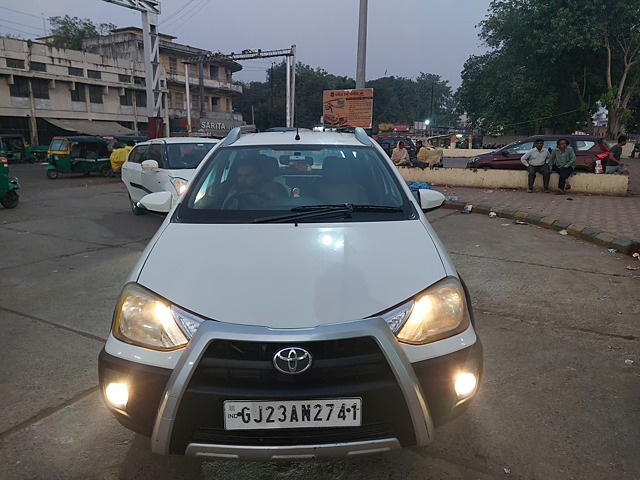 Second Hand Toyota Etios Cross 1.4 GD in Anand