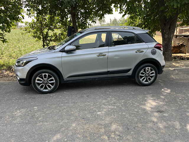 Second Hand Hyundai i20 Active 1.2 SX Dual Tone in Panipat