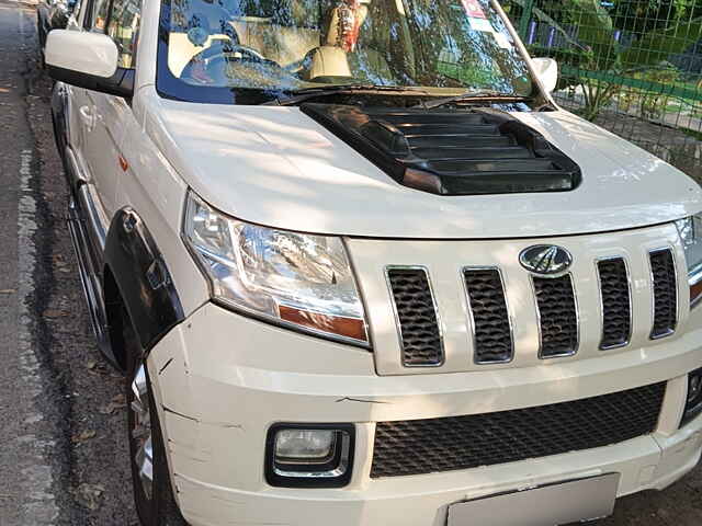 Second Hand Mahindra TUV300 [2015-2019] T8 AMT in Delhi