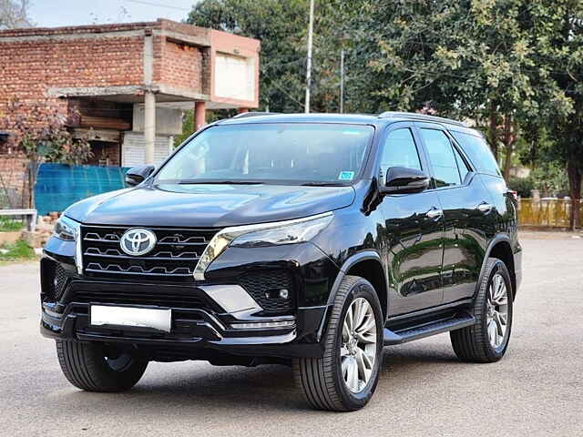 Second Hand Toyota Fortuner 4X4 AT 2.8 Diesel in Chandigarh