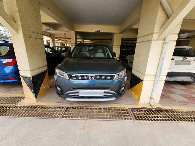 Second Hand Mahindra XUV300 [2019-2024] W8 (O) 1.2 Petrol AMT in Bangalore