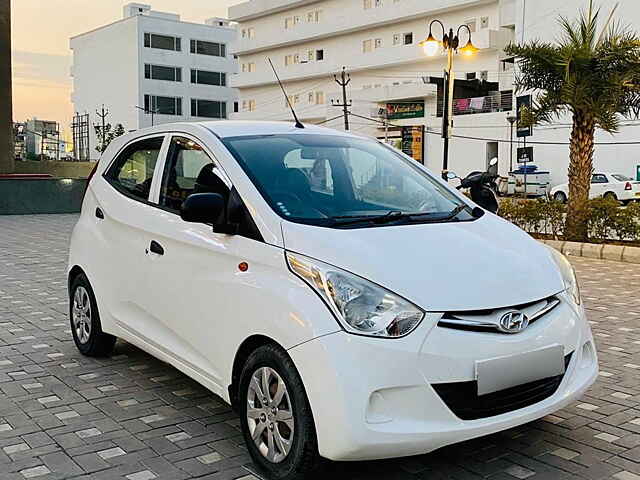 Second Hand Hyundai Eon Magna + in Dera Bassi