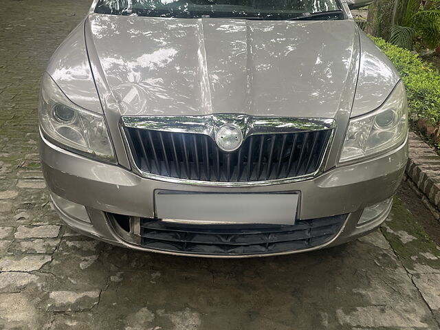 Second Hand Skoda Laura Elegance 2.0 TDI CR MT in Varanasi