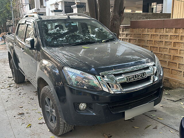 Second Hand Isuzu D-Max V-Cross [2016-2018] 4x4 in Hyderabad