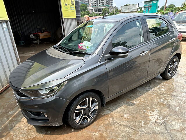 Second Hand Tata Tiago XZ in Gandhinagar