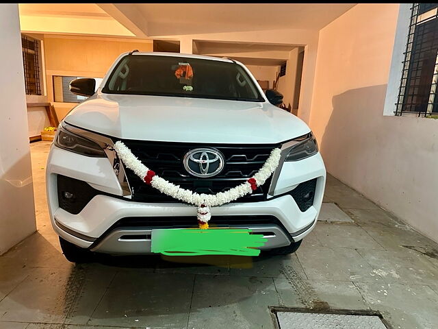 Second Hand Toyota Fortuner 4X2 MT 2.8 Diesel in Bangalore