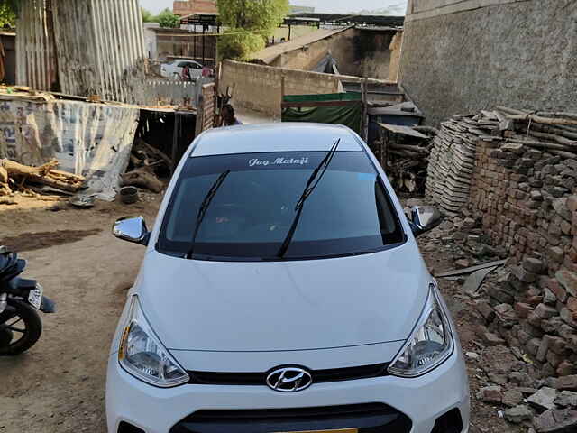 Second Hand Hyundai Xcent S AT in Gandhinagar