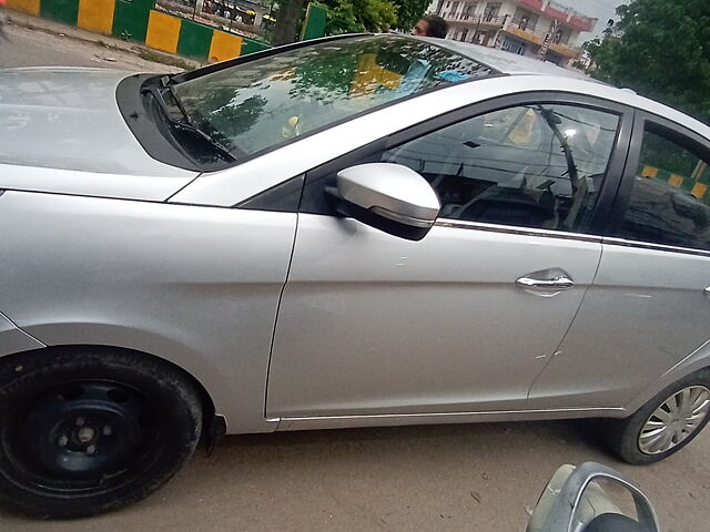 Second Hand Tata Zest XE Petrol in Kanpur