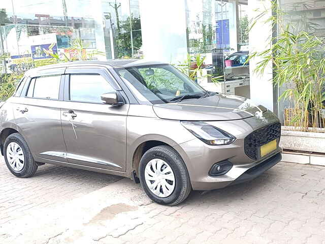 Second Hand Maruti Suzuki Swift VXi (O) AMT in Vijaywada