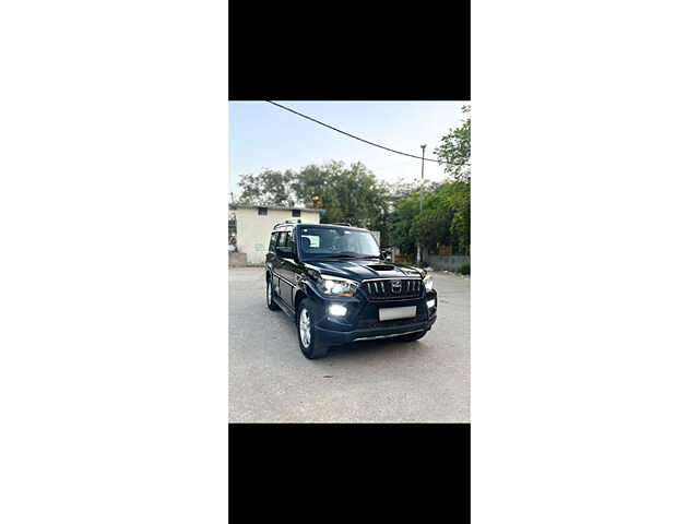 Second Hand Mahindra Scorpio [2014-2017] S10 AT in Delhi