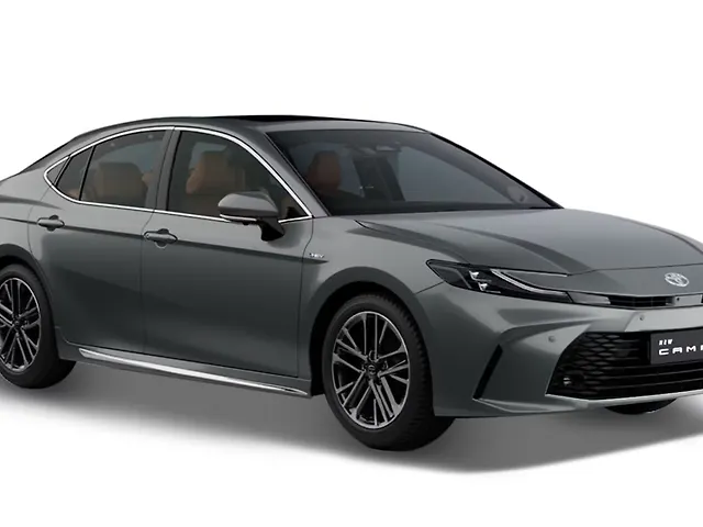 Second Hand टोयोटा कैमरी Elegant Hybrid (Electric + Petrol) Automatic in मोहाली