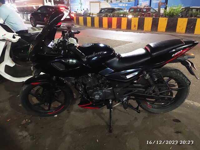 Used 2019 Bajaj Pulsar 220S Standard for sale in Thane BikeWale