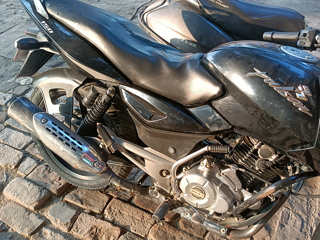 Pulsar 150 black 2012 deals model price