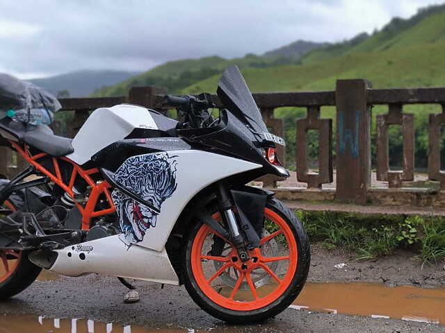 Second hand bike ktm deals rc 200