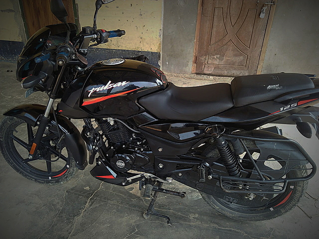 Used 2021 Bajaj Pulsar 125 Disc Split Seat for sale in Silchar