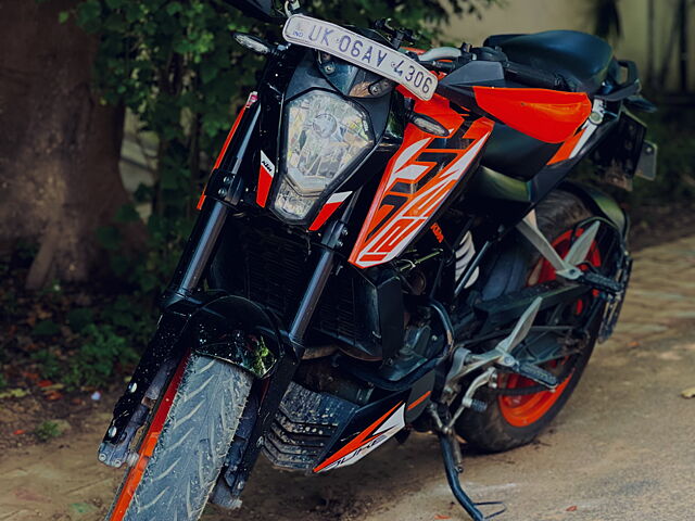 Ktm duke 125 discount price second hand