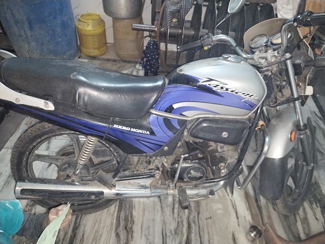 Hero honda passion cheap plus blue colour