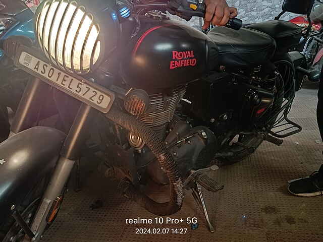 Second Hand Royal Enfield Classic 350 Classic Dark - Dual Channel ABS in Jalpaiguri