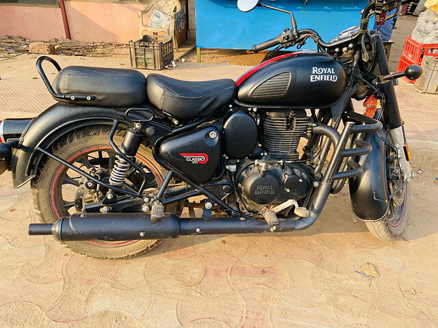 Second Hand Royal Enfield Classic Stealth Black ABS in Bhubaneswar