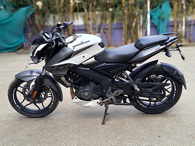 Bajaj pulsar on sale ns200 2020