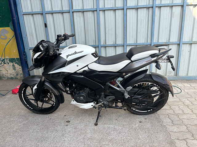 Second Hand Bajaj Pulsar NS200 Dual Channel ABS in Pondicherry