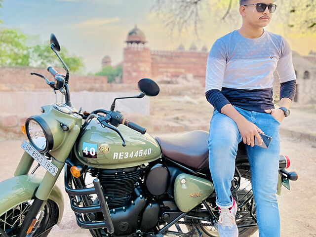 Second Hand Royal Enfield Classic 350 Classic Chrome - Dual Channel ABS in Agra