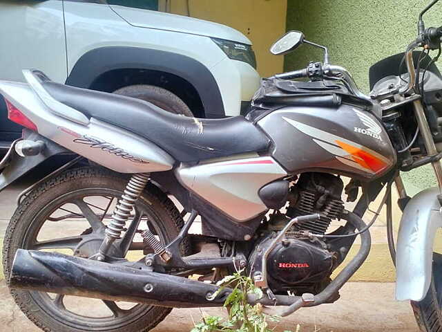 Honda shine 2012 model deals second hand price