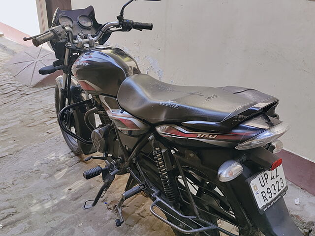 Second Hand Bajaj Discover 100 5 Speed in Faizabad
